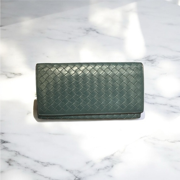 Bottega Veneta Intrecciato Two-Tone (Green & Red) Bifold Wallet